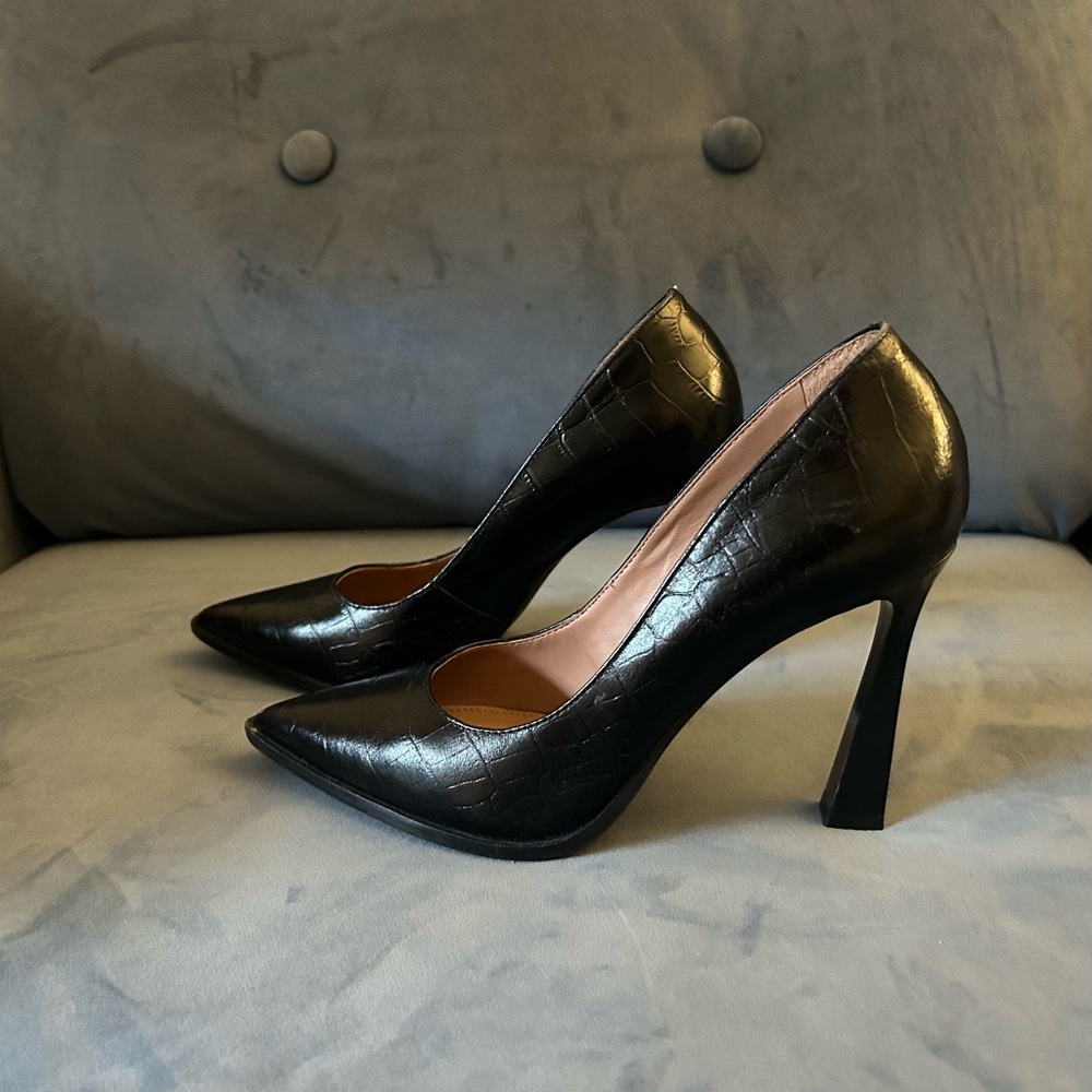 Giani Bernini Black Croc-Patterned 4” Heels